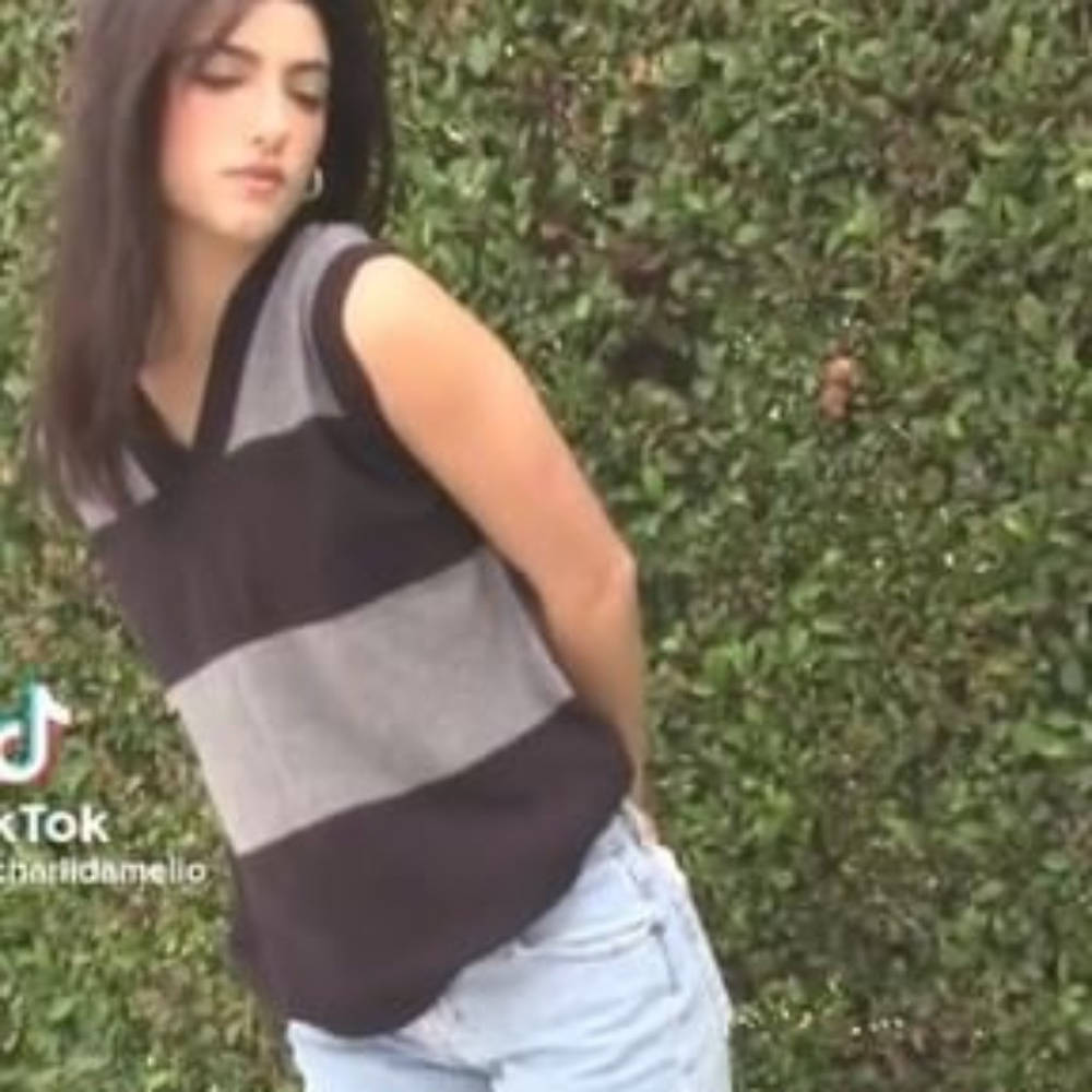 Hollister V-Neck Sweater in Black and Gray